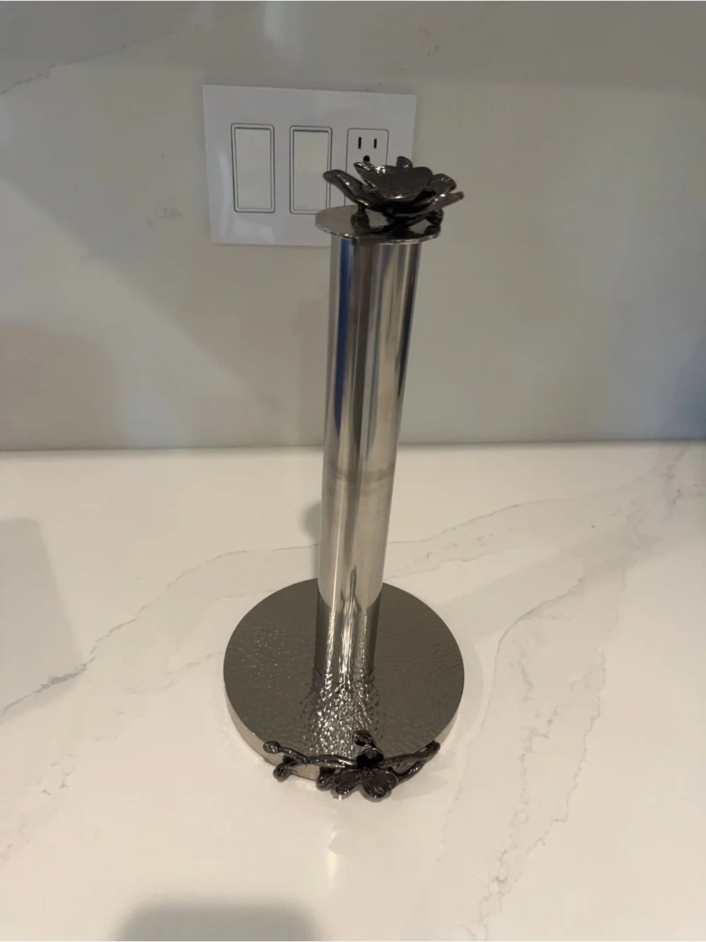 Decorative Stainless Steel Paper Towel Stand in Silver with Floral Accent